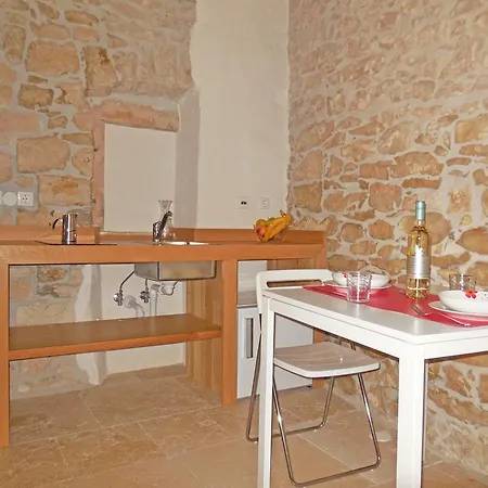 Stone House * Brtonigla